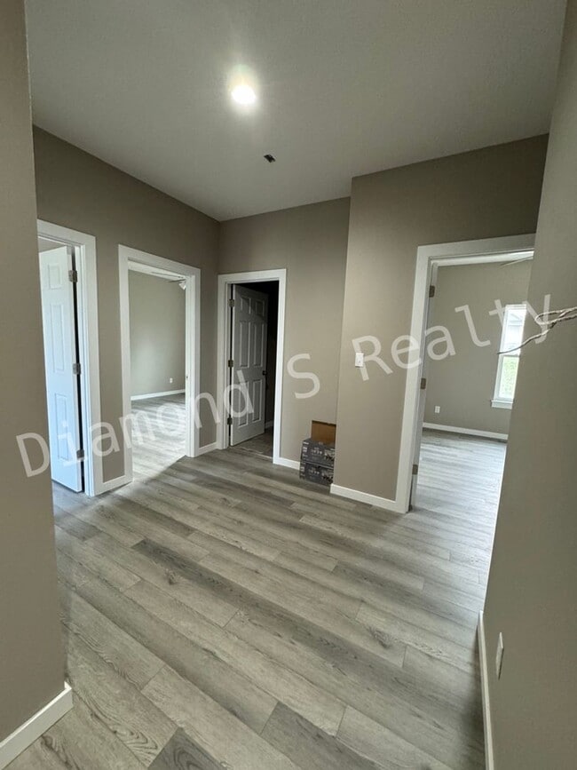 Building Photo - Gorgeous Two-Story Home Available Early July - 4 Bed/2.5 Bath