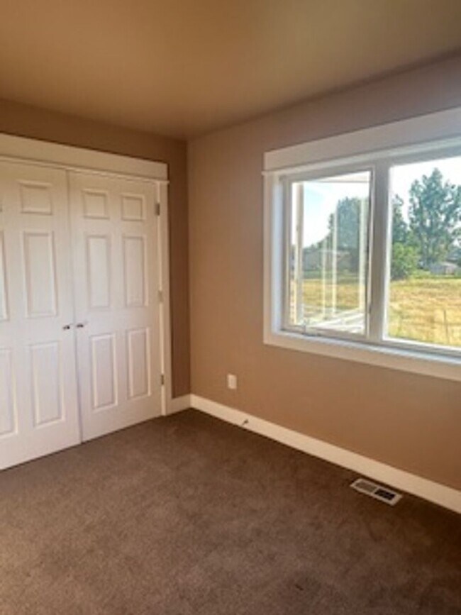 Building Photo - Rare Horse Property in Billings Heights – ...