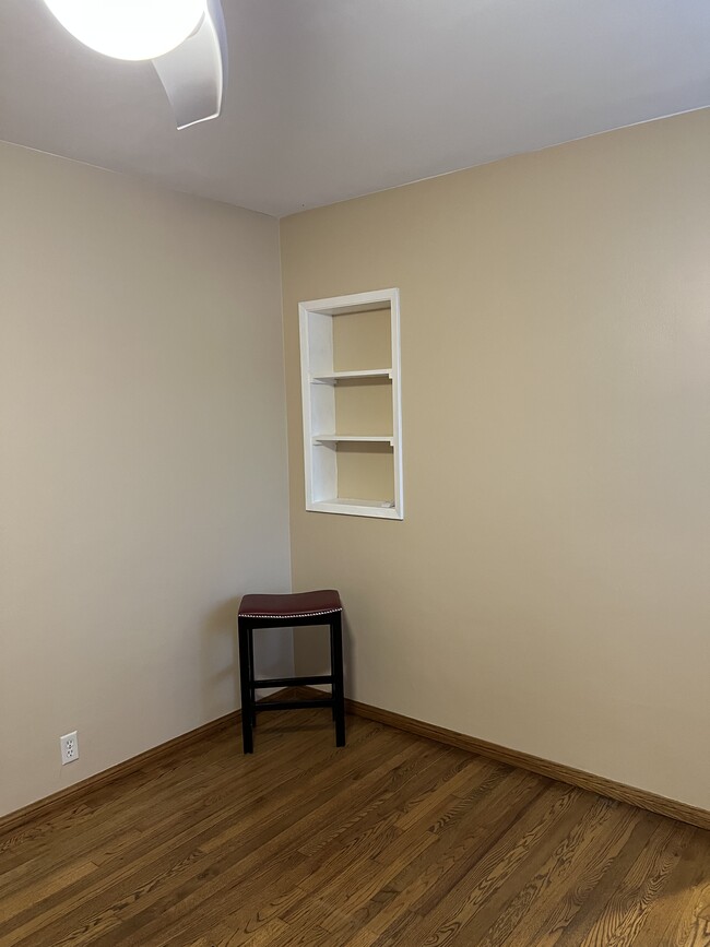 Building Photo - 2735 Overland Ave