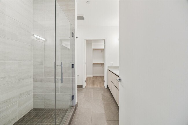 Building Photo - 1 Riva Row