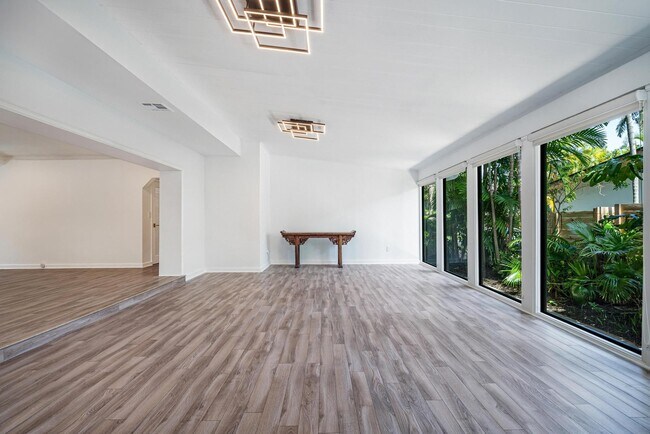 Building Photo - 7810 Beach View Dr