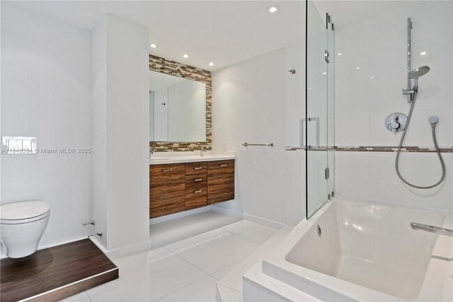 Building Photo - 19355 Turnberry Way
