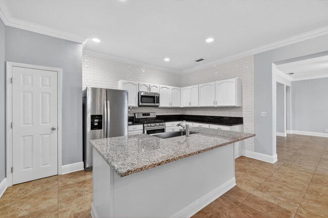 Building Photo - 7865 15th Ln