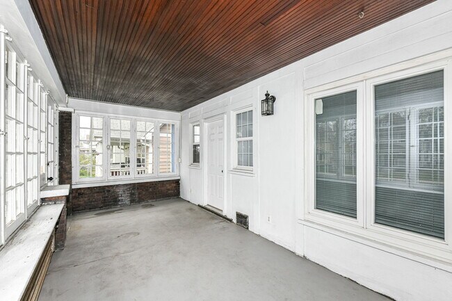 Building Photo - 3111 N Capitol Ave