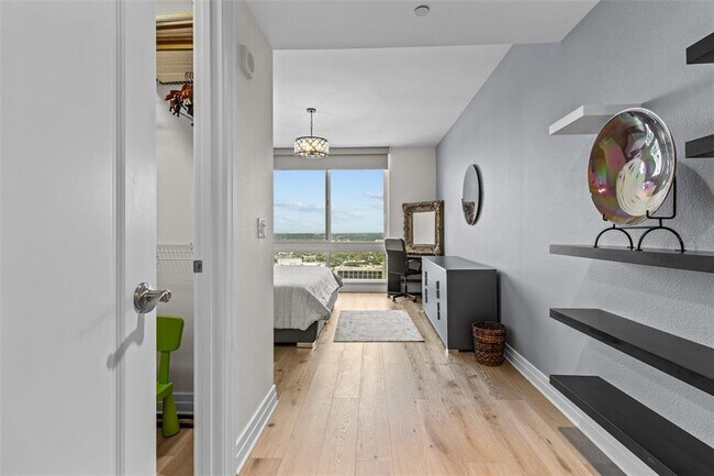 Building Photo - 331 Cleveland St