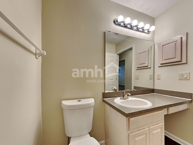 Building Photo - 308 Brier Rose Ln