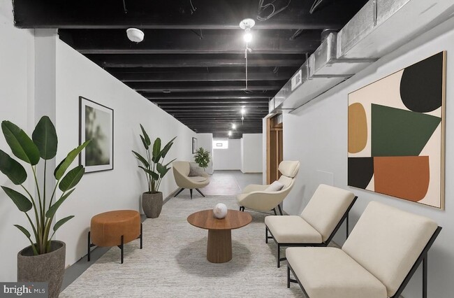 Building Photo - 3841 N Sydenham St