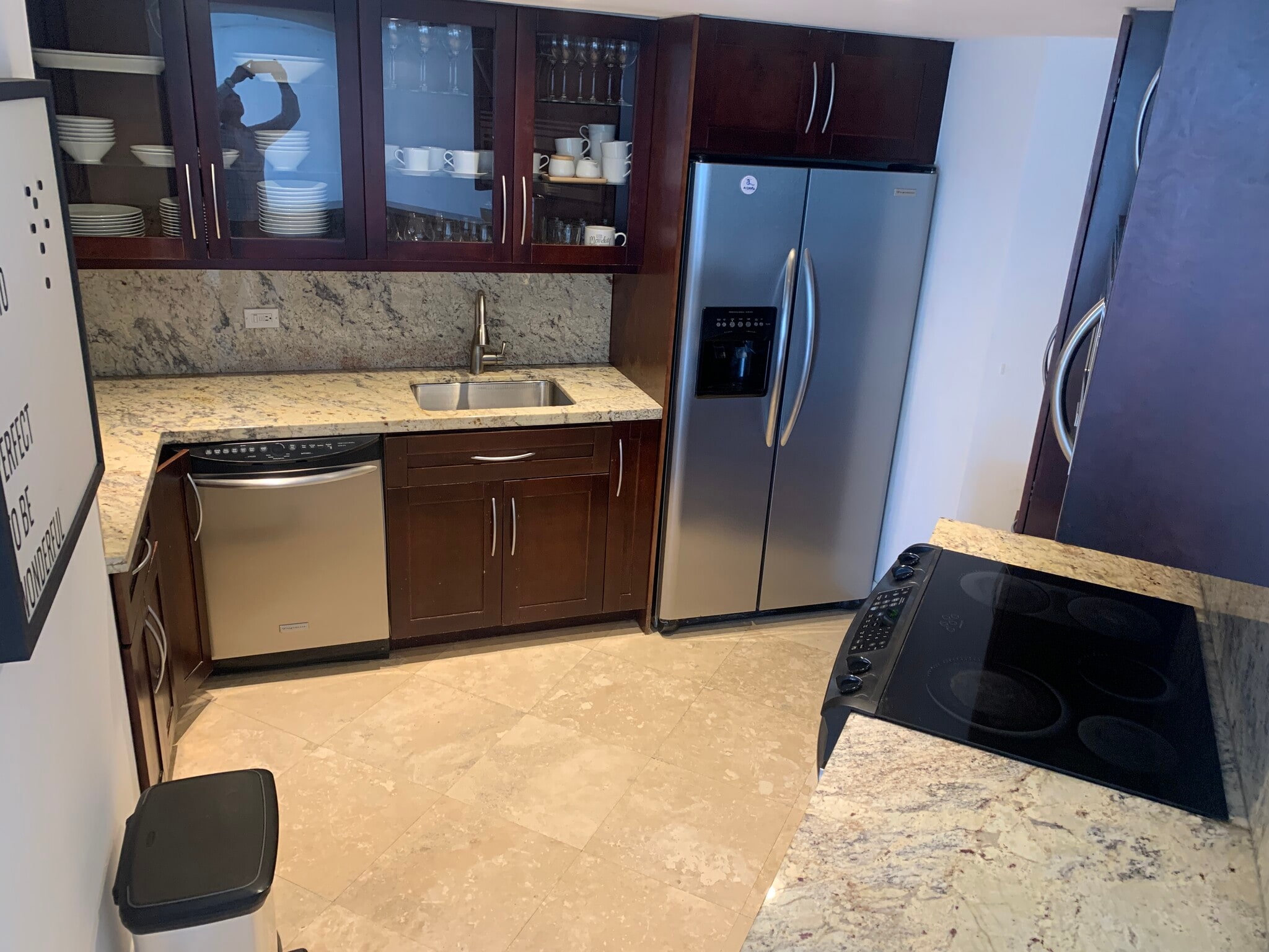Building Photo - 905 Brickell Bay Dr