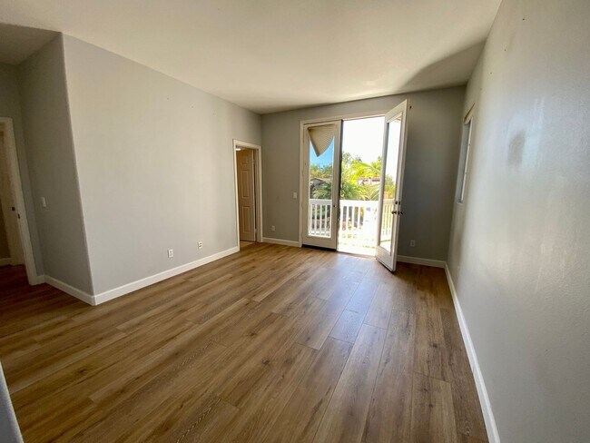 Building Photo - Executive 5 BR Home With Pool RV Parking H...