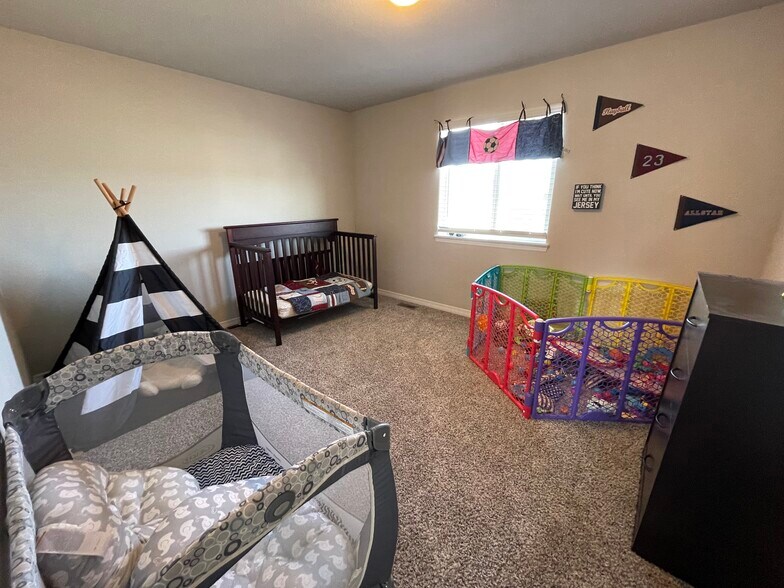 Building Photo - 10994 Aliso Dr