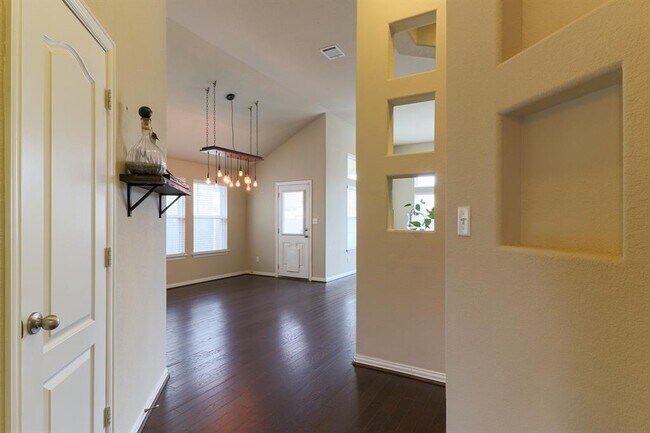 Building Photo - 8250 Arezzo Dr