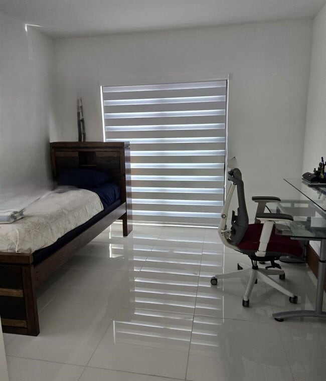 Building Photo - Northwest 12th Avenue, Miami, FL 33128 - 5 BR 4.5 BA single-family home