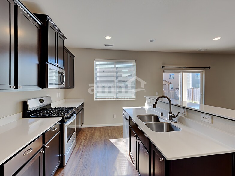 Building Photo - 280 Holdener Ln N