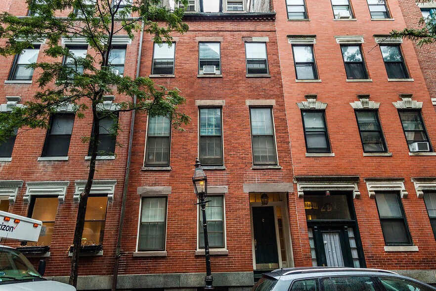 Building Photo - 31 Myrtle St