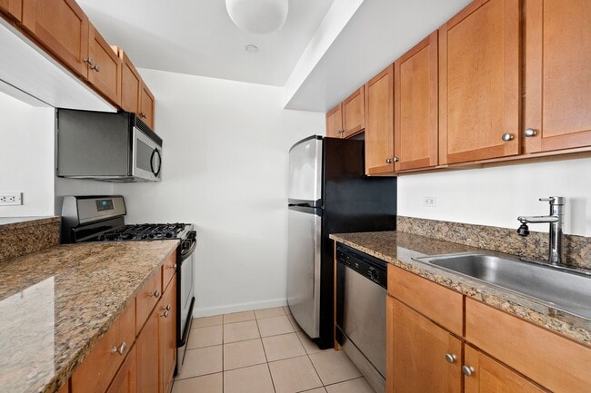 Building Photo - 520 W 23rd St