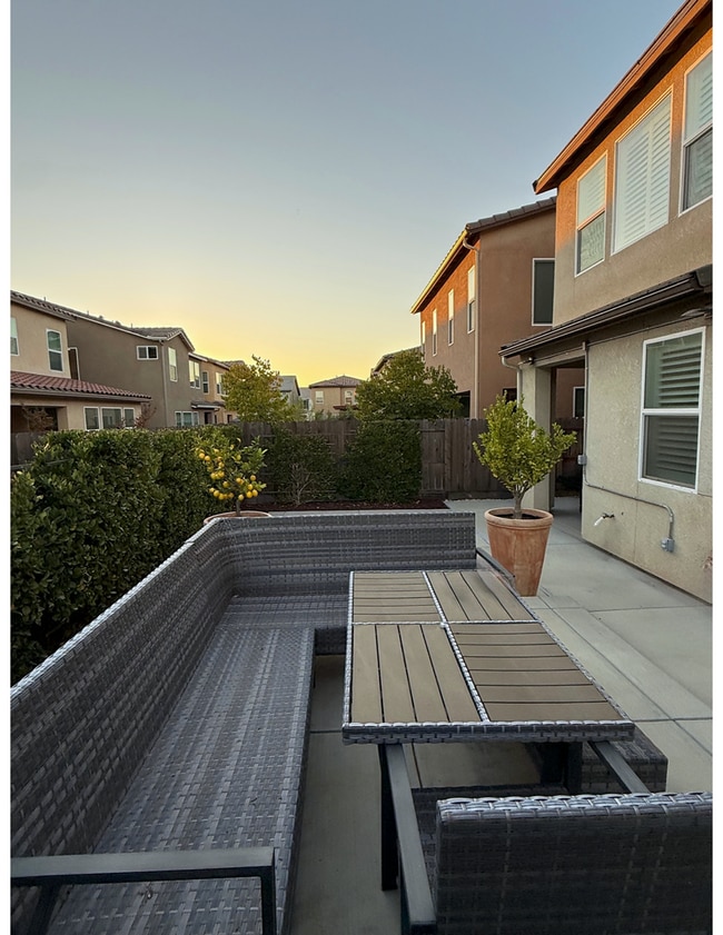 Building Photo - NEW PRICE – Turnkey Modern Riverstone Home | 3 Bed + Loft with Solar, Washer/Dryer & Custom Furni...