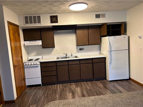 Building Photo - 115 Southview Dr