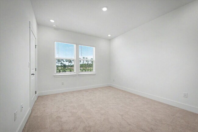 Building Photo - Brand New Construction Townhouse minutes from Durbin Pavilion