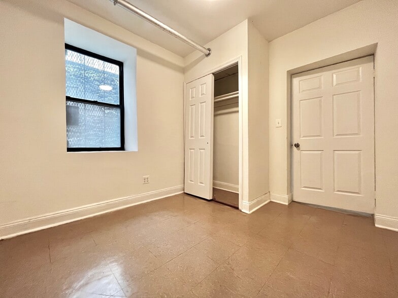Building Photo - 523 W 135th St
