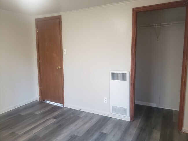 Building Photo - 4285 Parker Rd