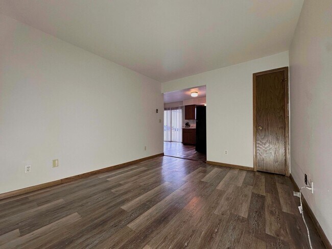 Building Photo - 903 Genrich St