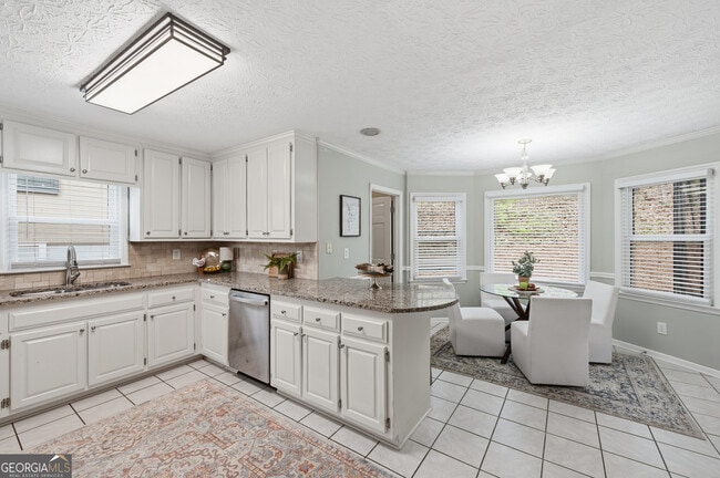 Building Photo - 4229 N Mountain Rd NE