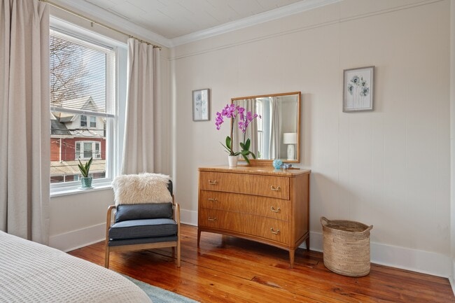 Building Photo - 537 N Mary St