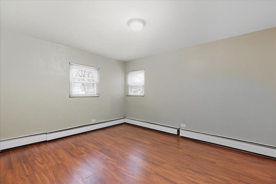 Building Photo - 337 Custer Ave