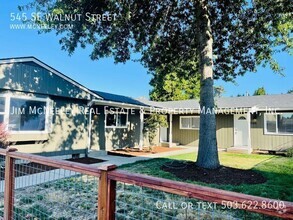 Building Photo - **$300 OFF 1ST MO. W/ 12 M LEASE**Modern 2...