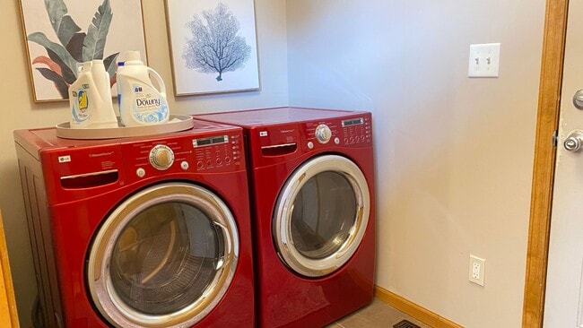 Building Photo - Cozy tranquility 6mi from Mayo 4bed/3bath