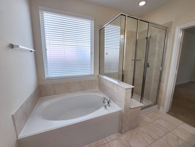 Building Photo - 10551 Paula Bluff Ln