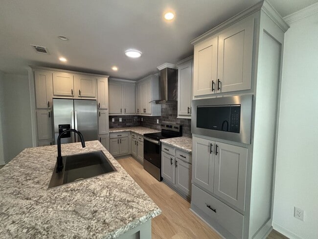 Building Photo - 980 E Nogoya Ave