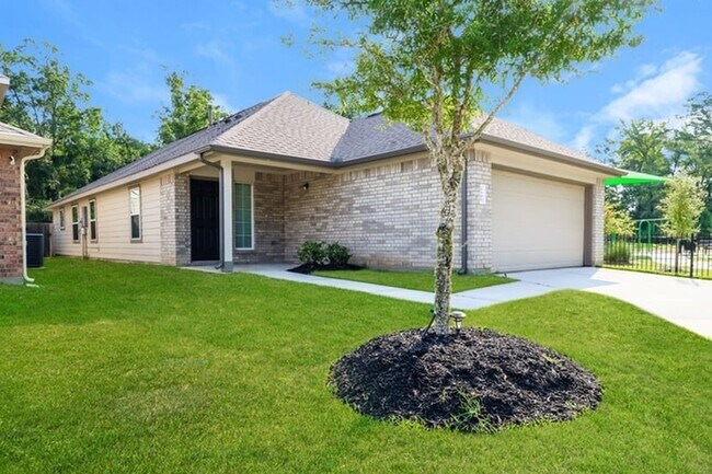 Building Photo - 2700 Madison Ct