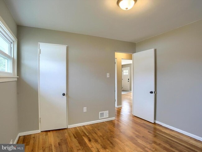 Building Photo - 1300 Strafford Rd