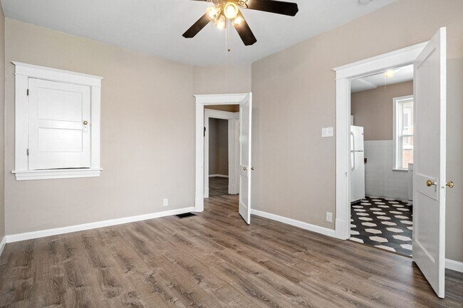 Building Photo - For the Big Dawgs