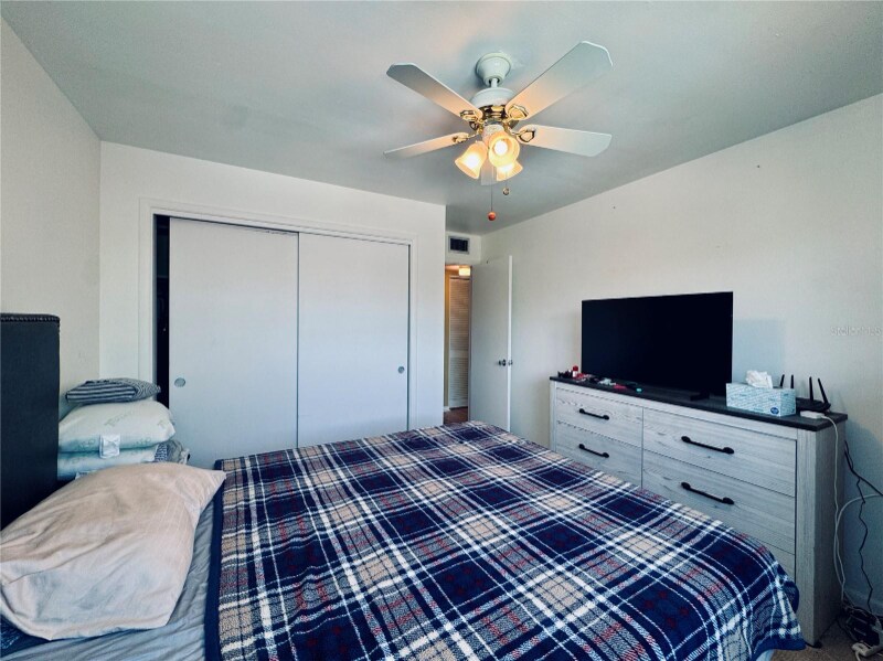 Building Photo - 2348 Shelley St