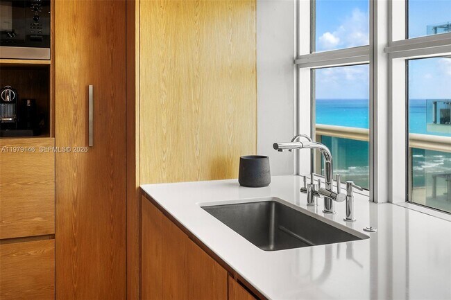 Building Photo - 5801 Collins Ave