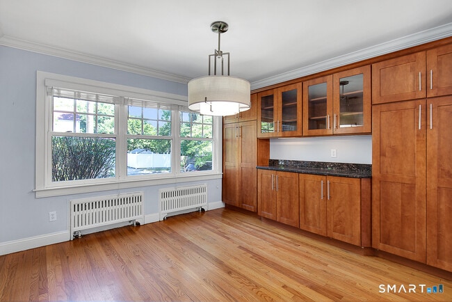 Building Photo - 134 Dyer St