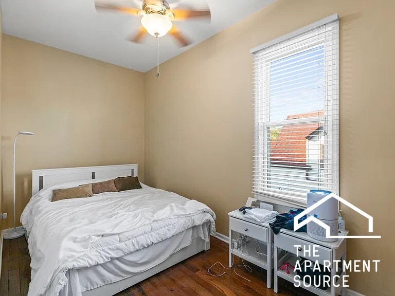 Building Photo - 2028 N Hamlin Ave