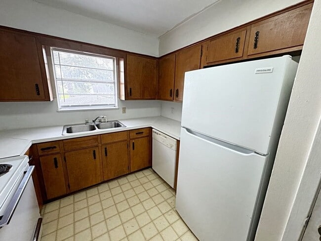 Building Photo - 3508 Delaware St