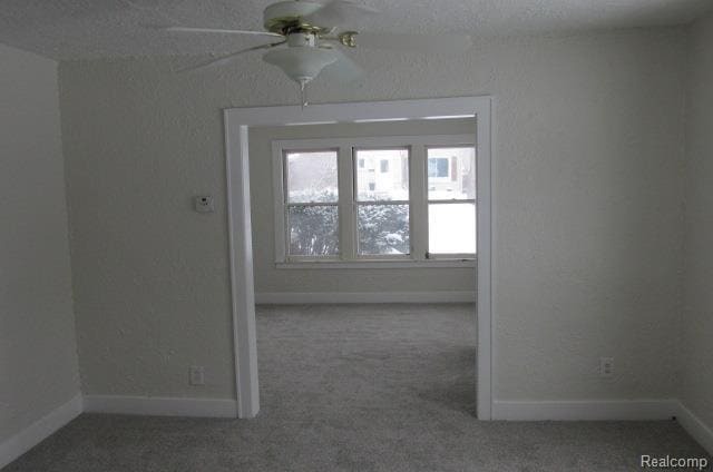 Building Photo - 995 Lakeview St