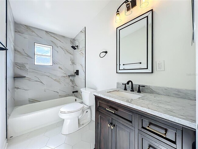 Building Photo - 2001 Conway Gardens Rd