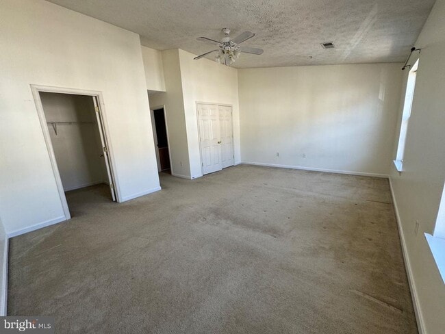 Building Photo - 1604 Briarview Ct