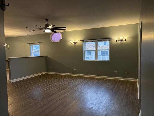 Building Photo - 729 Meeker Ave
