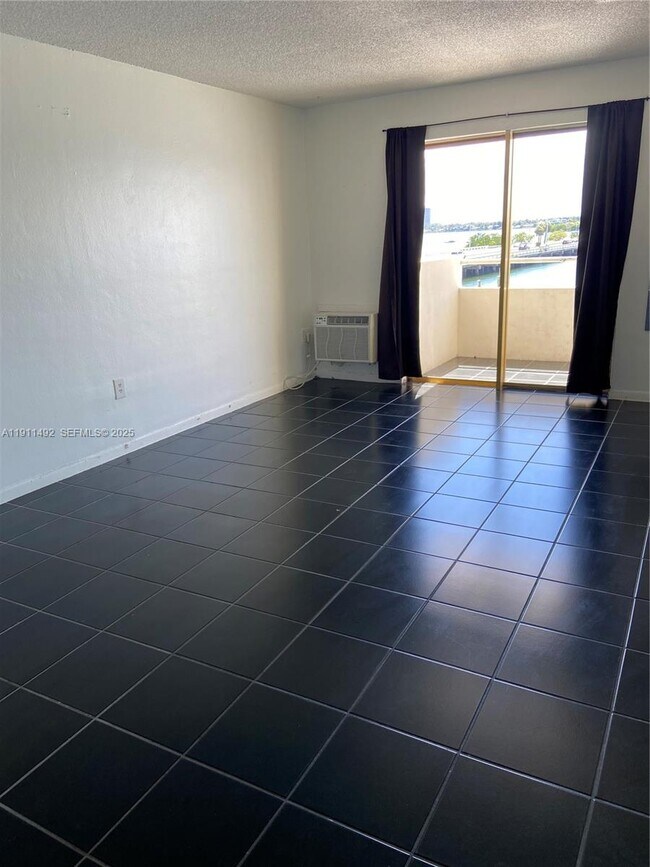 Building Photo - 7904 West Dr