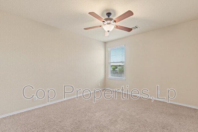Building Photo - 12110 Kruth Pt