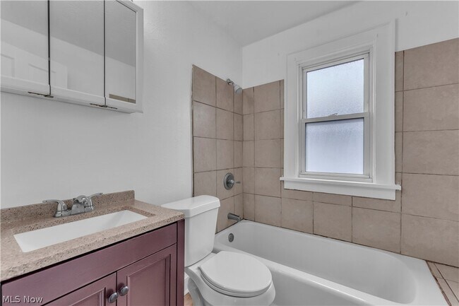 Building Photo - 382 E 161st St
