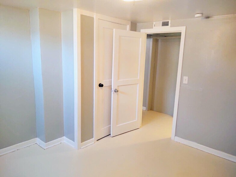 Building Photo - 159 E 100 S