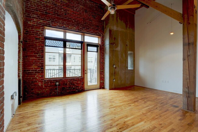 Building Photo - 2960 Inca St