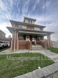 Building Photo - 834 W Main St